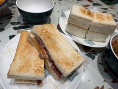 咸芝士牛肉多士-华嫂冰室(湾仔店)