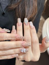 -花岐款式专研健康美甲沙龙
