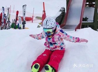 冬日带宝宝运动 领略滑雪的魅力