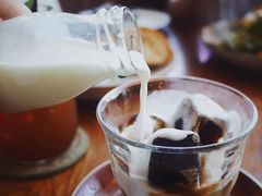 -ROAST coffee & eatery