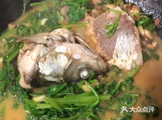 宅家小厨神美味食单：香芹叶佐草鱼