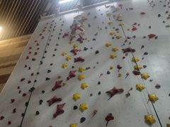 -山之巅攀岩馆(太古城店)