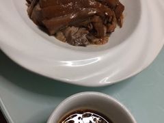 烙饼卷肘子-生活本该如此北京小馆(周庄嘉园店)