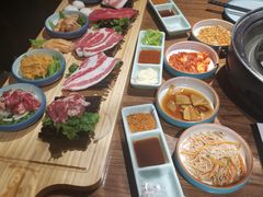 -明洞阿姨·韩式酱蟹烤肉·创意料理(三元桥店)