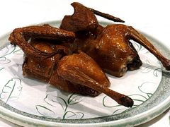 脆皮红烧乳鸽-翠园(北京王府中环店)