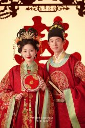 -喜爱高定婚纱摄影