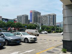 -红裙子照相馆(曹安路轻纺市场店)