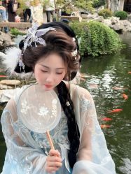 -一揽芳华汉服旗袍体验馆(拙政园店)