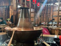 -果松木炭酸菜铜火锅·外婆参鸡汤