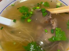 牛肉粉丝汤-鑫震源·苏式大虾生煎(山塘街店)