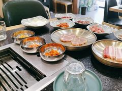 -臻牛烤肉