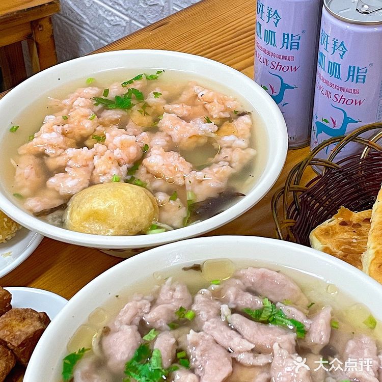 青岛•居民楼下的小店福建肉滑汤