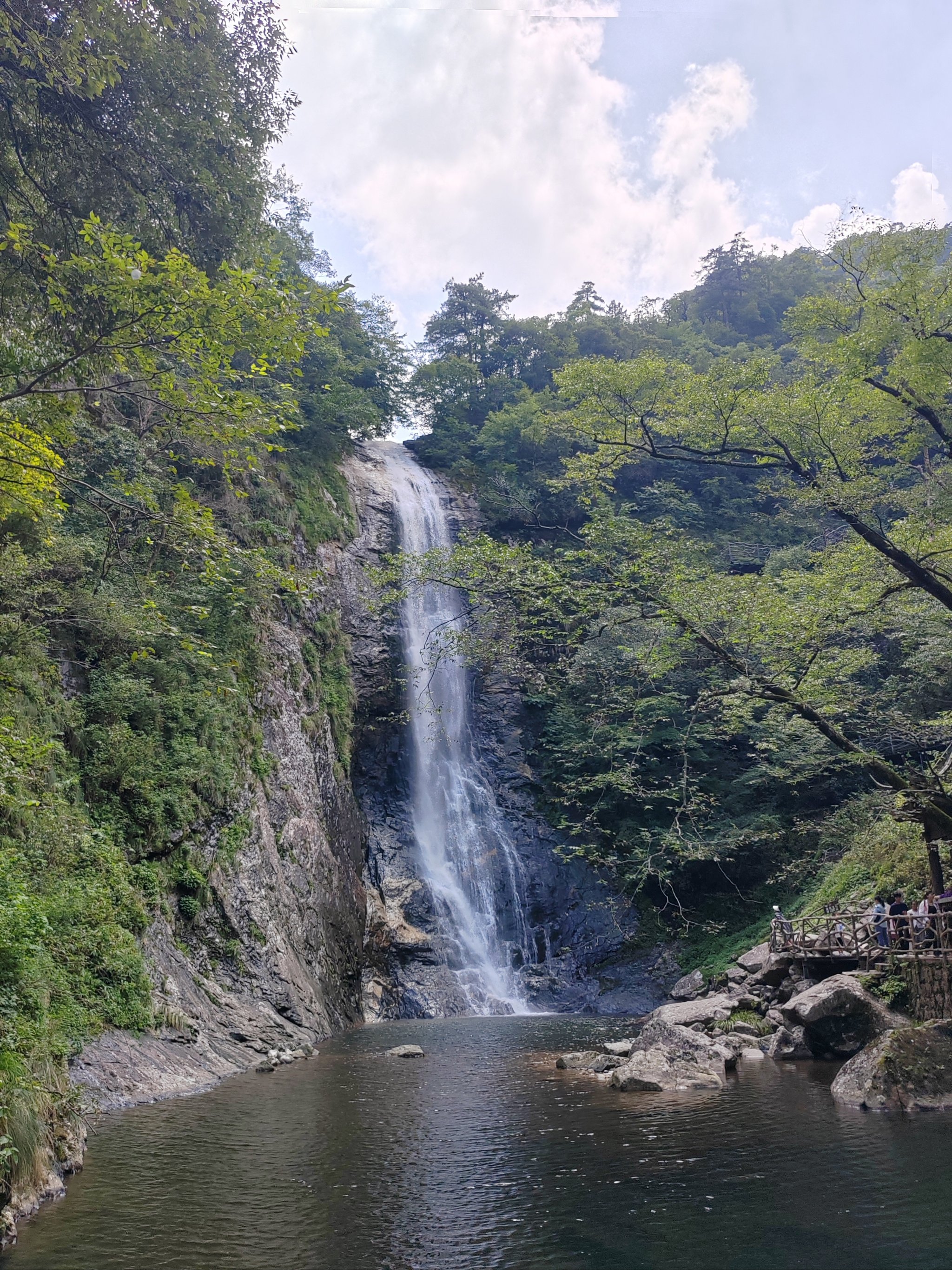 溧阳燕山公园瀑布图片