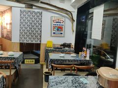 大堂-八两八金·莱芜特色炒鸡(市南漳浦路店)