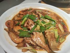 杂鱼烧海虾-南山饭店(阳明古镇店)