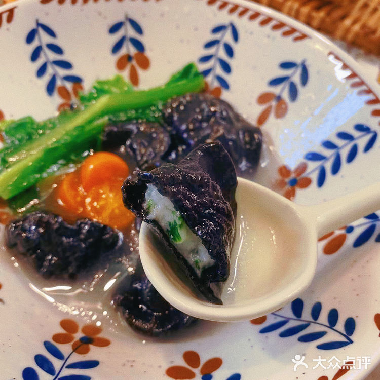 居然有人说乌漆麻黑的不好吃我真的会谢！这口美味懂的自然懂！