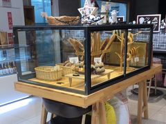 面包甜点陈列柜-熊叔熊婶面包房(团结湖店)