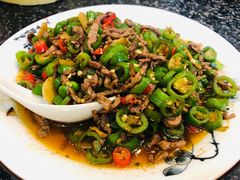青椒小米辣牛肉-海韵人家.海景花园经典云南菜(双廊店)