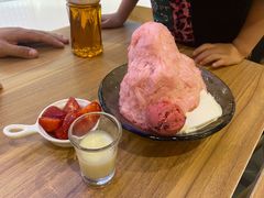 新鲜草莓棉花甜-Ice Monster冰馆·CNN评选全球十大甜品(国贸商城店)