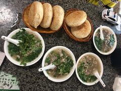 烧饼-清真喜兰老丁羊汤特色小吃