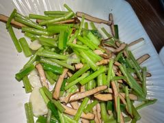 辣炒香干藜蒿-中8楼风尚云南菜(颐堤港店)