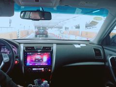 -虹桥火车站-停车场