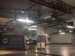 -虹桥天地-停车场