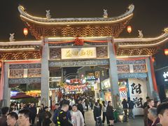 -刘姐啤酒鱼民族演艺餐厅(西街总店)