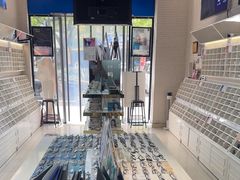 -诺柯视眼镜-蔡司依视路官方工厂店(淞南一店)