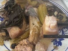 -丹水桥地锅鱼·翘嘴鲌·地方特色全鱼宴(丹江口大坝店)