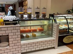 -湖景知味西餐厅•自助餐• 轻食(南京金茂威斯汀大酒店)
