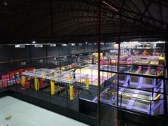-嘿哟动霸CHUA·新潮玩运动娱乐中心·蹦床滑冰团建乐园