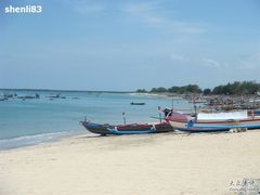 岸边的船只-DiAtas by Art Cafe Bumbu Bali
