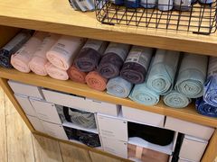 -lululemon(上海浦东IFC店)