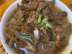 笋干炖排骨-温州一家人美食(西木头市店)