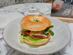 青酱烟熏鸡肉贝果三明治-WHEAT&BAKER-麥(凯德来福士店)