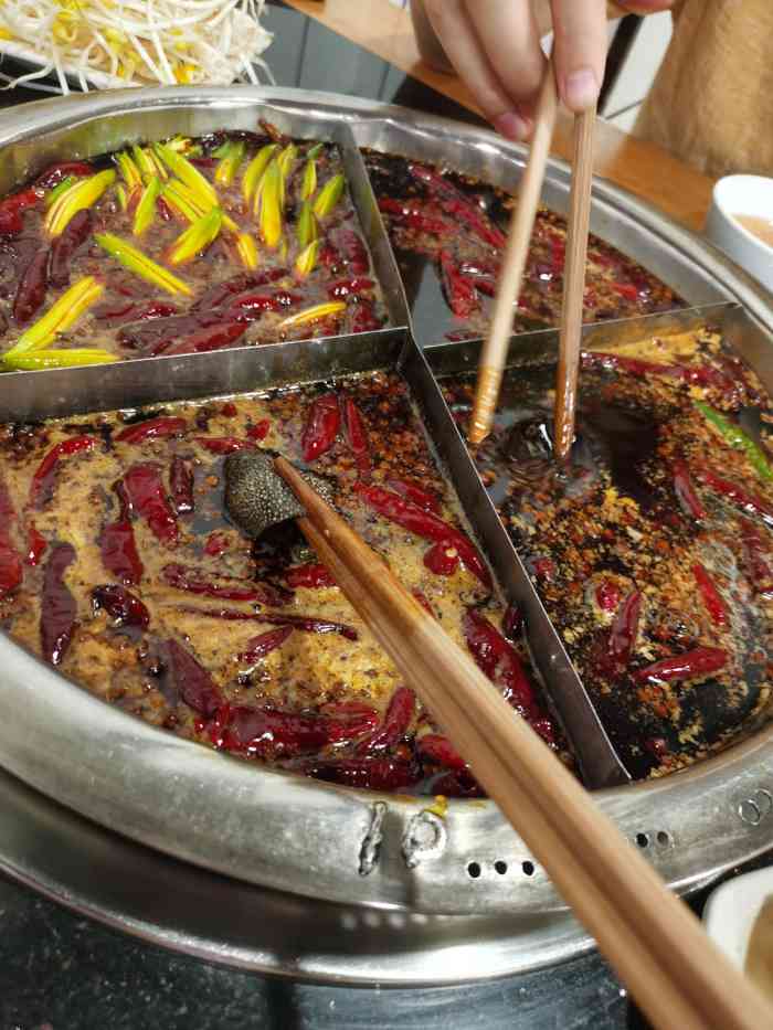夜福火锅(临江门店)-"因为叫的中辣,所以到不怎么觉得辣,但是麻.