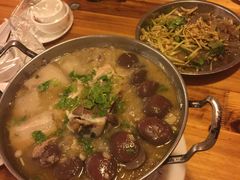 -闯关东东北农家菜(崂山石老人店)