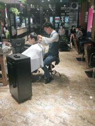 点击看大图 -震轩美容美发