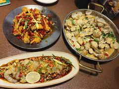 -曼听小寨海鲜烧烤·大连辣炒大王(盖州街店)