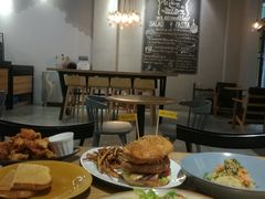 大堂-HELLO 27 意面·沙拉·帕尼尼