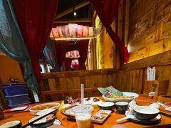 -老滇山寨•云南特色菜•地方菜•民族风情歌舞表演(金碧店)