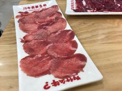 现切牛舌-为什么牛潮汕牛肉火锅(万胜广场店)