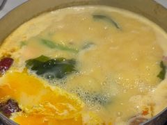 -洪氏嗨捞·广东猪肚鸡·椰子鸡火锅(西咸万象城店)