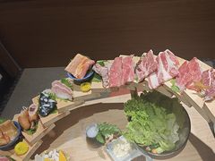 -山川小町·极番烧肉(新地假日广场店)