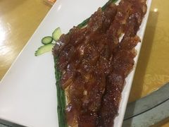炭烧猪颈肉-鲤鱼塘农家山庄