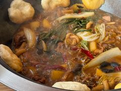 铁锅小鸡炖蘑菇-那红花·东北菜铁锅炖(仙林金鹰店)