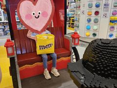 -m豆巧克力世界(上海世茂广场店)