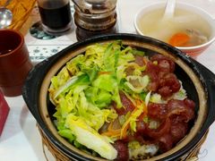 招牌腊味煲仔饭-广东煲仔饭