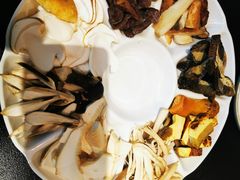 -野菌皇海景野生菌火锅(滨海大道店)